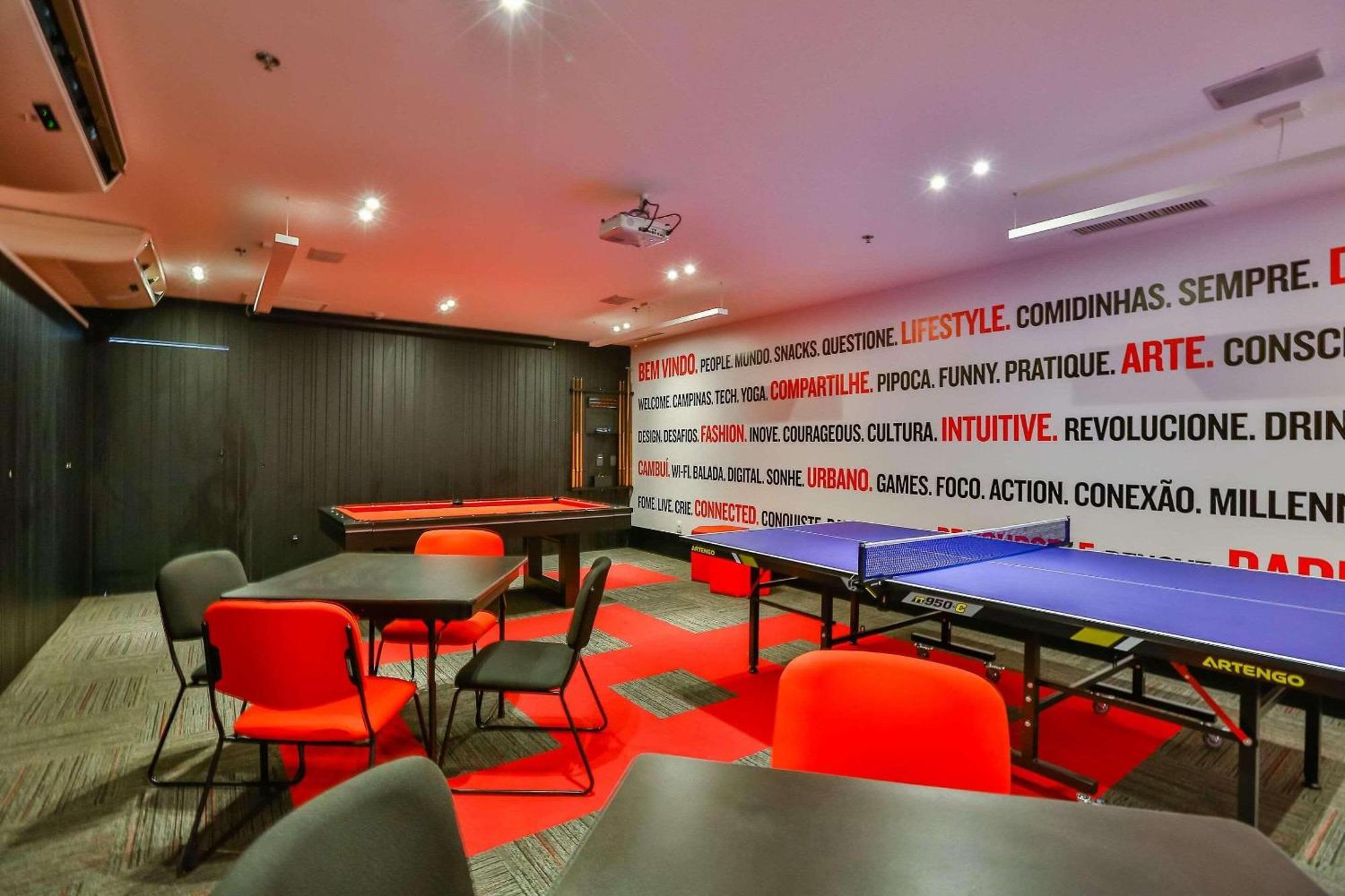Отель Radisson Red Campinas Кампинас Экстерьер фото The table tennis room
